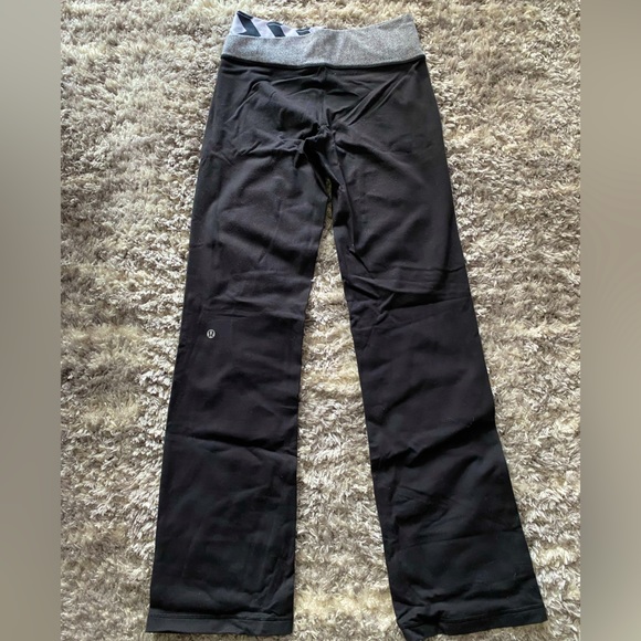 Lululemon Astro Flare Pant Size 4 - Picture 3 of 5